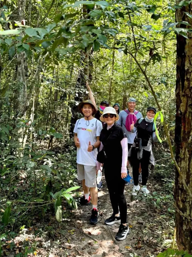 Tour du lịch Hang Sói – Trekking – Chèo Sup ngắm hoàng hôn – BBQ hải sản